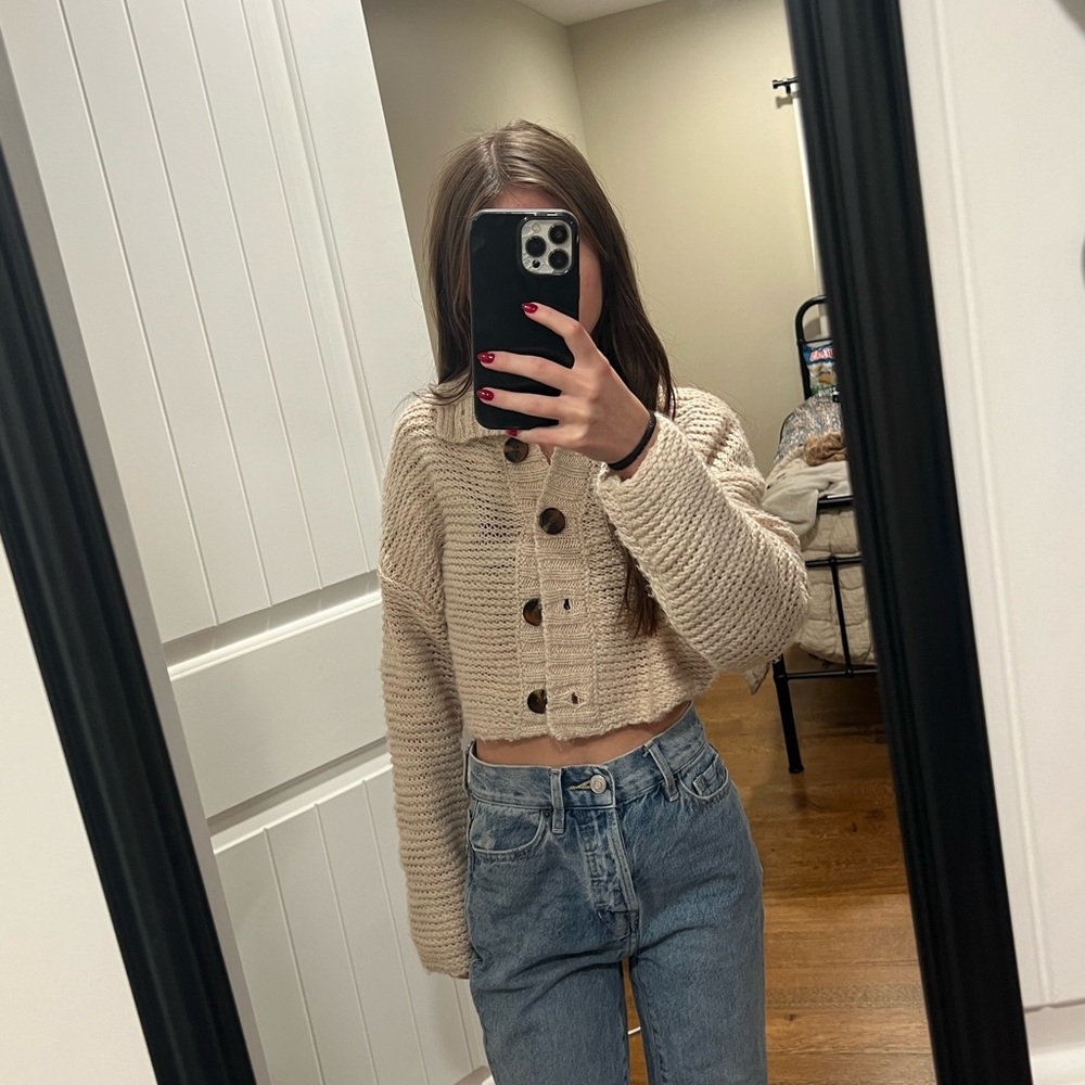 BDG cream knit cropped sweater